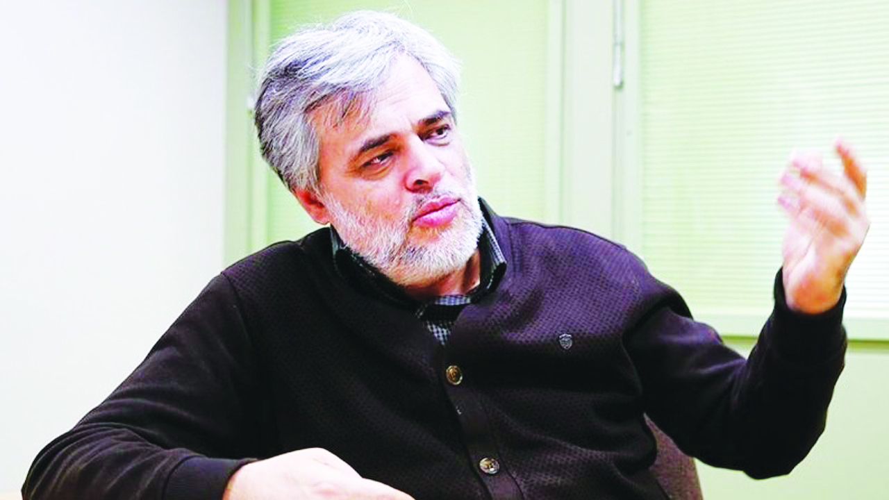 نامه محمد مهاجری خطاب به کیانوش جهانپور که منتقدین قیمت چند برابری واکسن ایرانی را پفیوز خوانده بود:  با این ادبیاتی که دارید  فقط به درد مناظرات انتخاباتی  ریاست جمهوری می‌خورید  هیچ‌چیز از کاندیدای سوپرپوششی ۱۴۰۰ کم ندارید