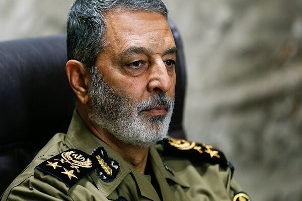 امیر سرلشکر موسوی: دشمن اگر مستی کند و راهش کج شود،  ضربتی توفانی دریافت می‌کند