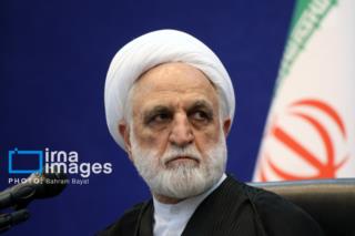 دولت هر چه سریع‌تر نسبت به کنترل بازار، مباحث ارزی و معیشت مردم اقدام کند