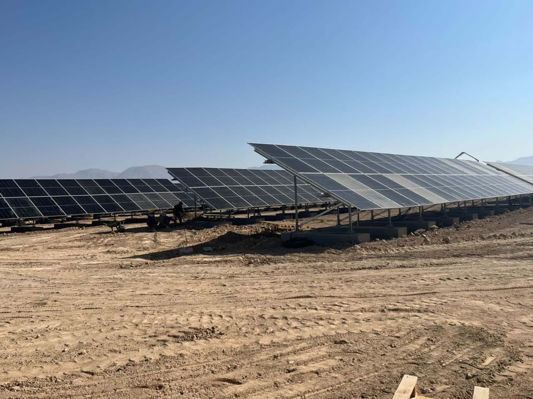 دومین نیروگاه خورشیدی ۶۰۰ کیلوواتی آبفا فارس در مراحل پایانی اجراست