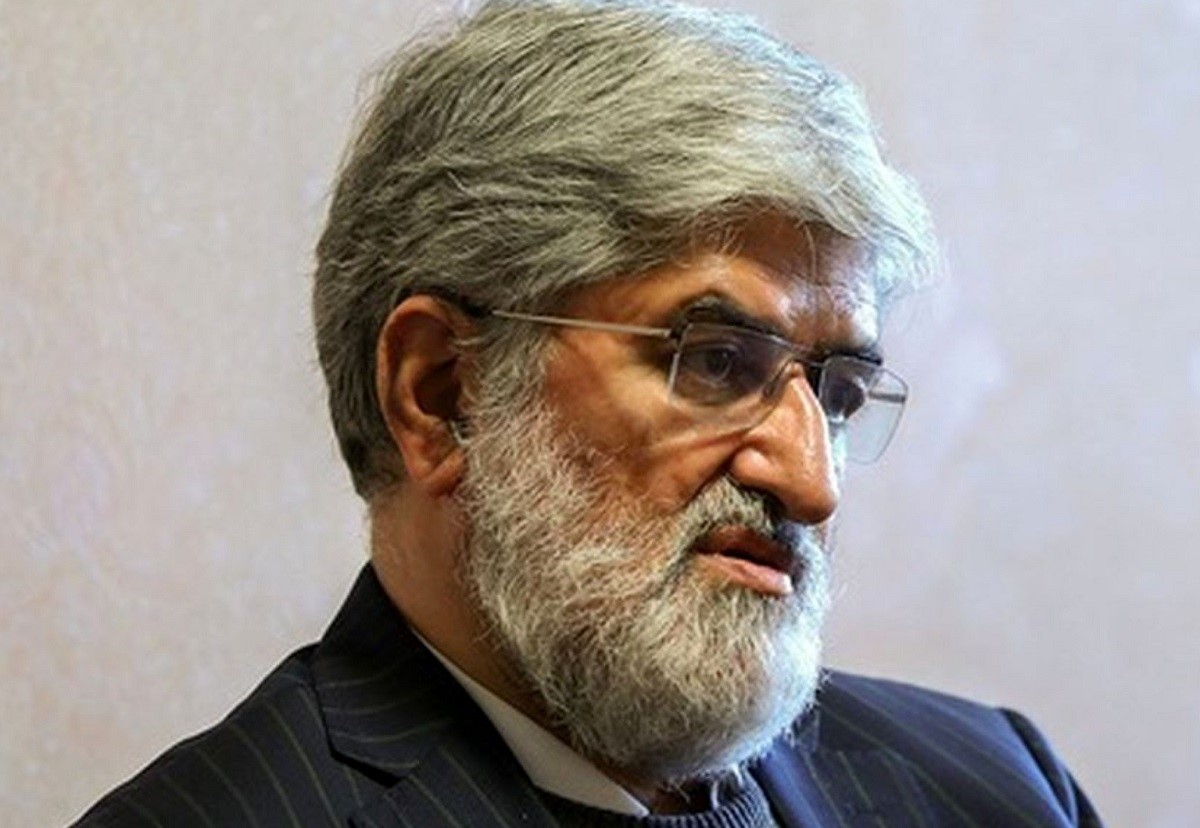 توئیت جنجالی علی مطهری درباره حجاب و عمامه پرانی