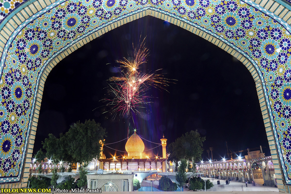 گلباران و نور افشانی حرم احمدی در شب بزرگداشت حضرت شاهچراغ(ع)/ عکس: میلاد پناهی