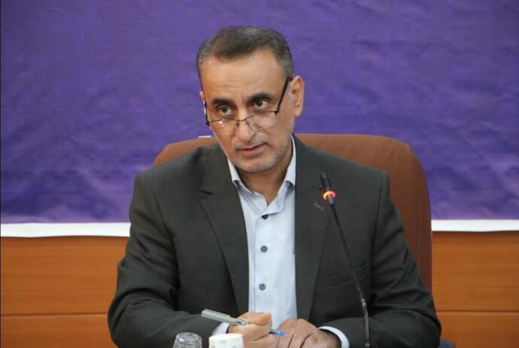 اخذ هرگونه وجه اضافی ازاولیای دانش آموزان تحت هرعنوانی ممنوع و تخلف است