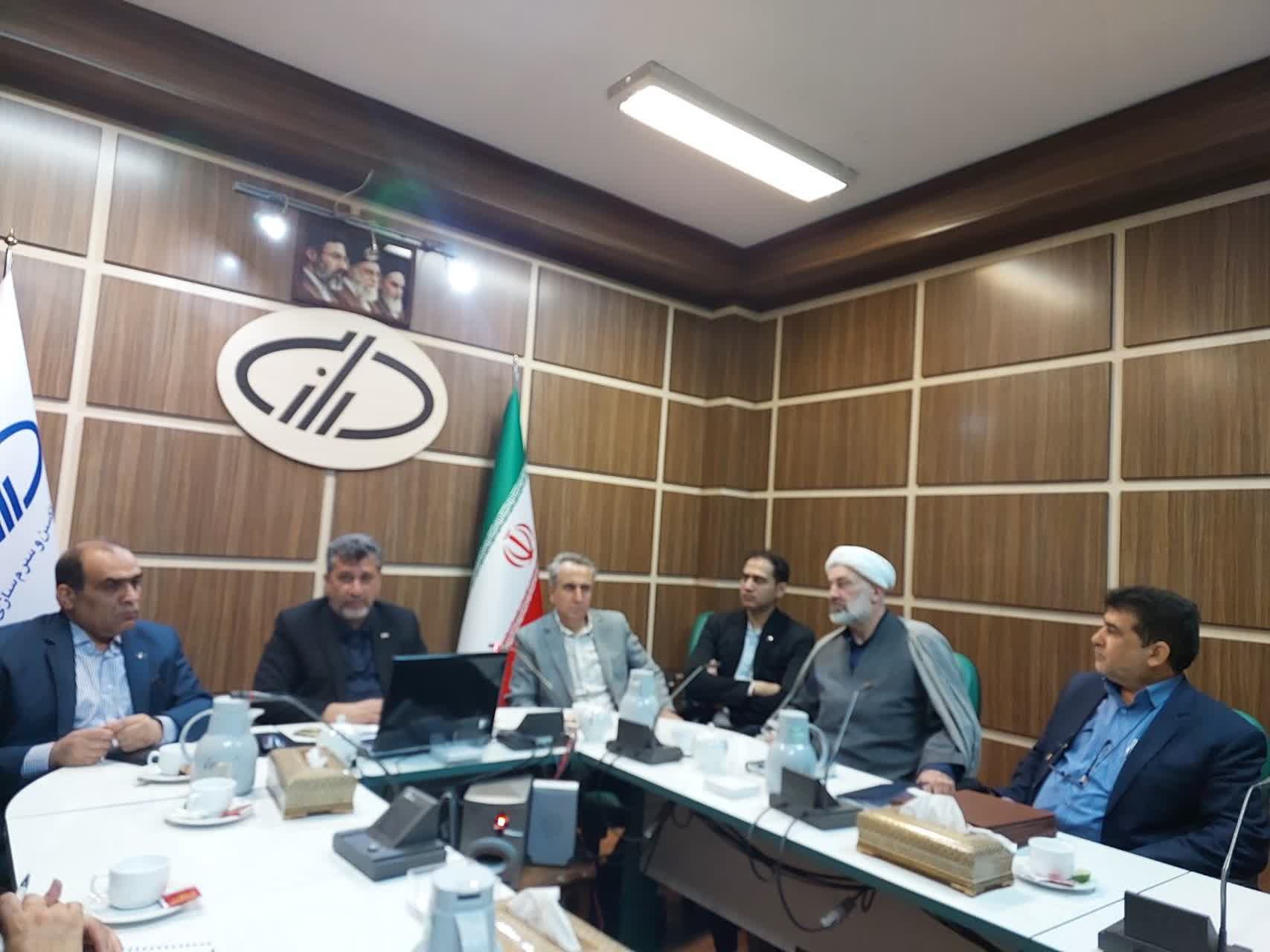 تولید نخستین واکسن سه‌گانه آبزیان کشور در شیراز