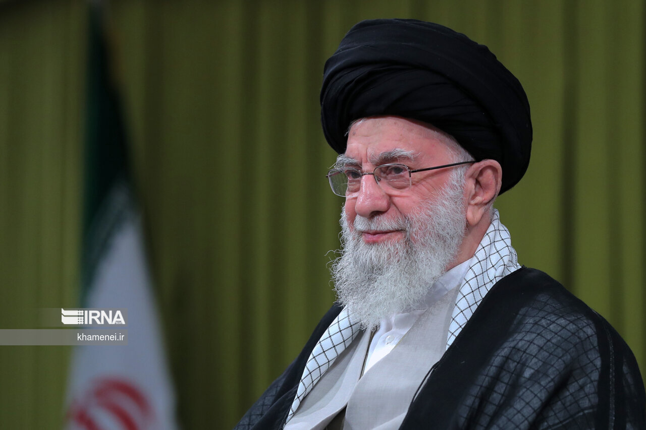 پیام تبریک رهبر انقلاب  به رئیس جمهور منتخب؛  رفتارهای رقابتی به هنجارهای رفاقتی  تبدیل شود