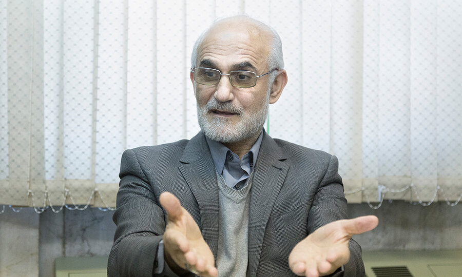 رئیس شورای‌ عالی سازمان نظام ‌پزشکی:  واکسن نخریدند و خواستند محصولات داخلی رقیب خارجی نداشته باشد