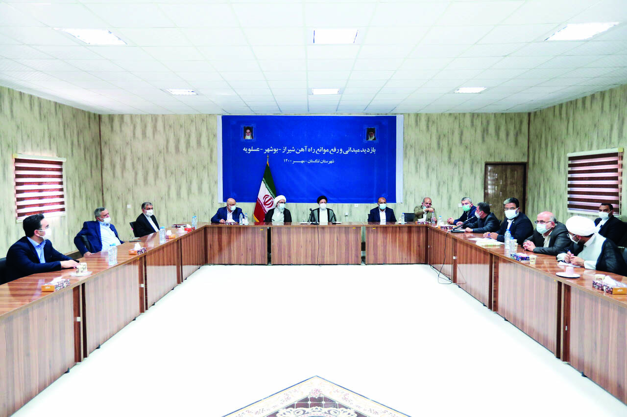 رئیس‌جمهور : پیشرفت ۲۰درصدی راه‌آهن شیراز- بوشهر قابل توجیه نیست