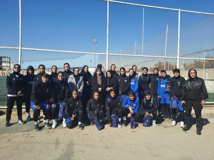 لزوم حمایت و رفع تبعیض از فوتبال بانوان فارس