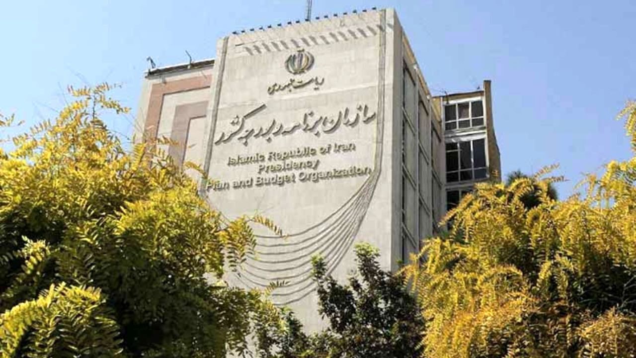 افزایش قیمت بنزین نیازمند تصمیم سران قواست