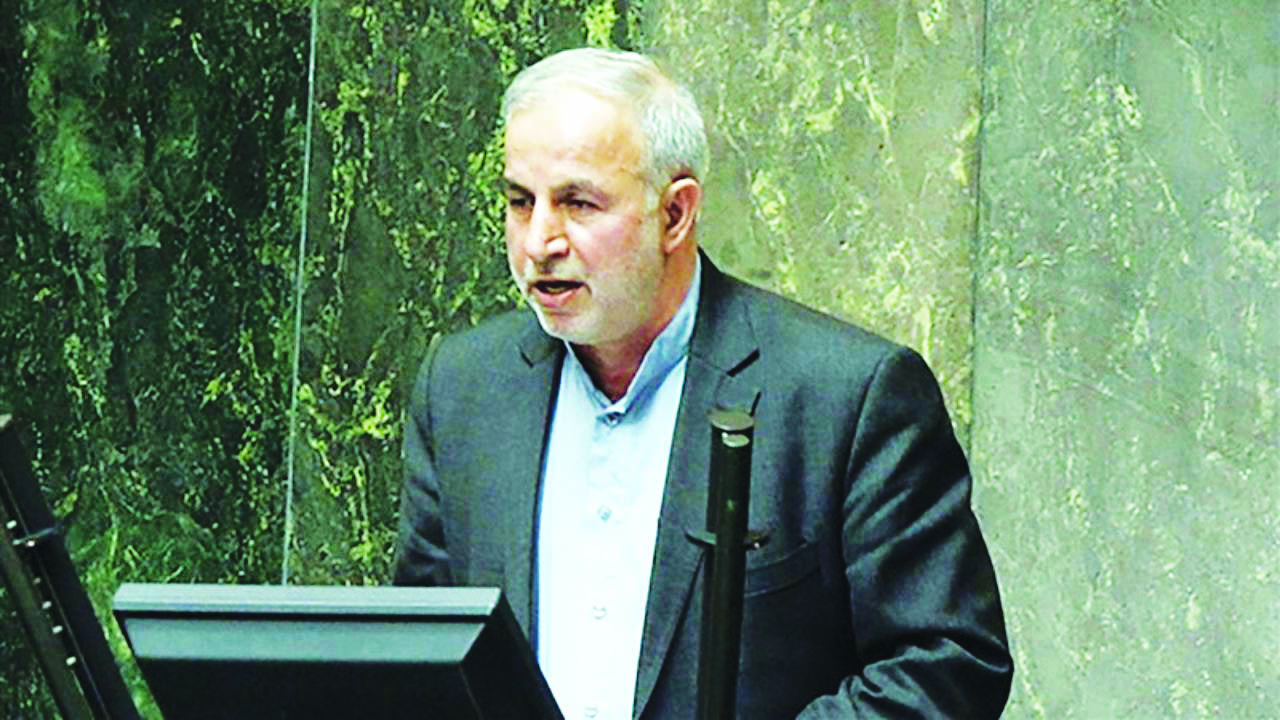 عضو کمیسیون برنامه و بودجه مجلس: وزرای زیادی در برنامه استیضاح هستند