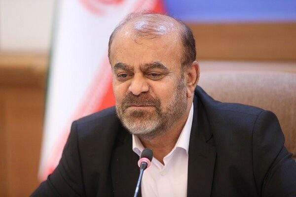 وزیر راه و شهرسازی مطرح کرد؛ حین عبور از فرودگاه امام در کنار مهمانان خارجی خجالت می‌کشم