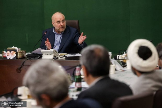 اگر تا یکشنبه برنامه ارزی خود را ارائه نکنید خودمان موضوع را دنبال خواهیم کرد!