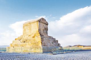 از کلید خوردن تکمیل موزه پاسارگاد تا افتتاح بخشی از باغ موزه مشاهیر  برای نوروز ۱۴۰۵