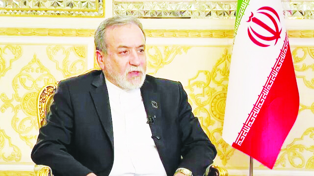 تنگه هرمز برای همه جز آمریکا و متحدانش باز است