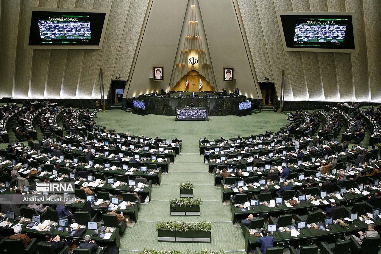 اشخاصی که موجبات دستگیری متهمان فساد را فراهم کنند،  شامل تخفیف در مجازات می شوند
