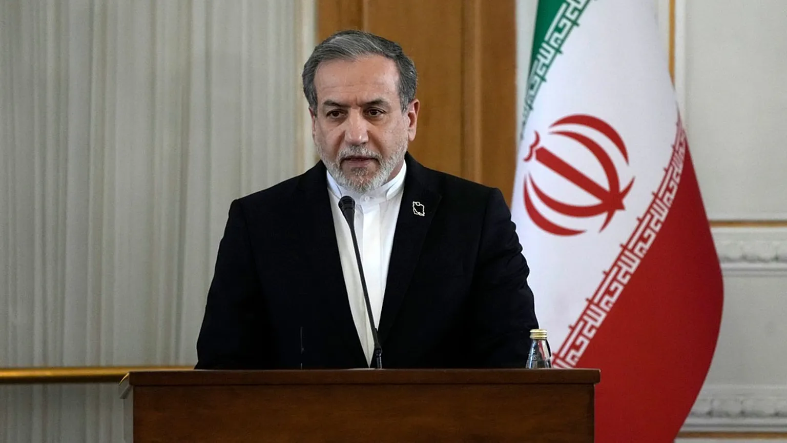 با آمریکایی‌ها هم با واسطه هم بی‌واسطه، پیام‌هایی رد و بدل شد