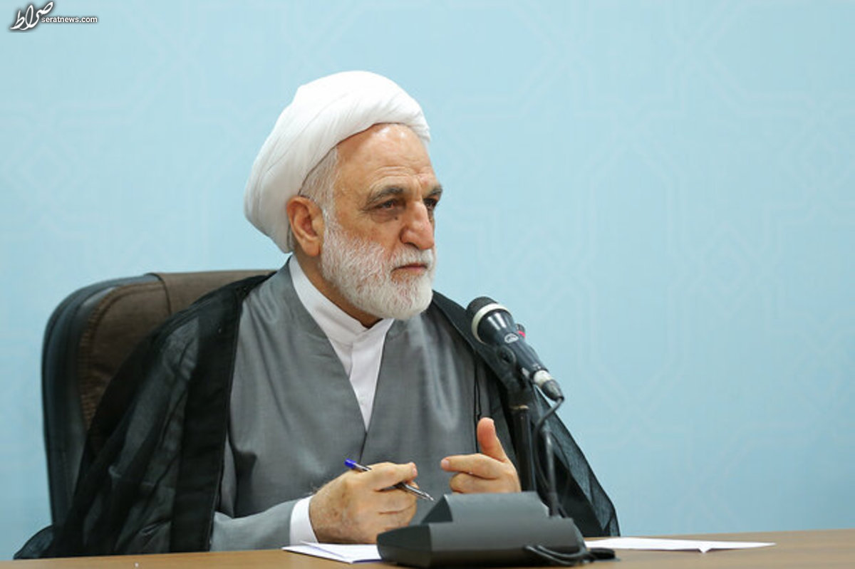 باید در هر شرایطی با ارباب رجوع برخوردی محترمانه و کریمانه داشته باشیم