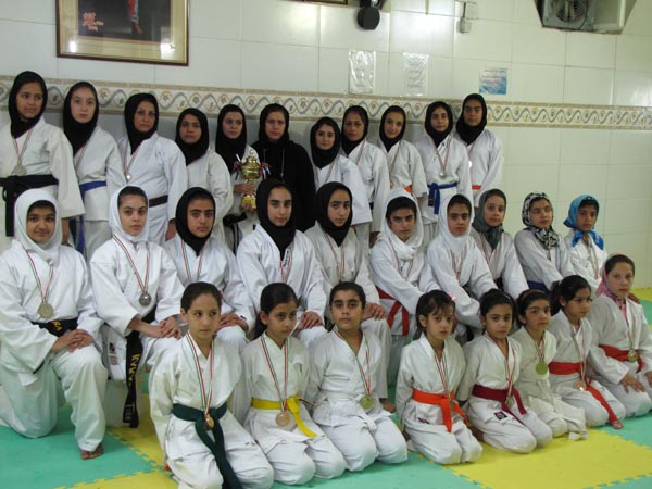 جدال  دختران شجاع كازروني جهت انتخاب مسابقات بين المللي ژاپندر سبك شوتوكان jks  و درخشش فوق العاده آنان