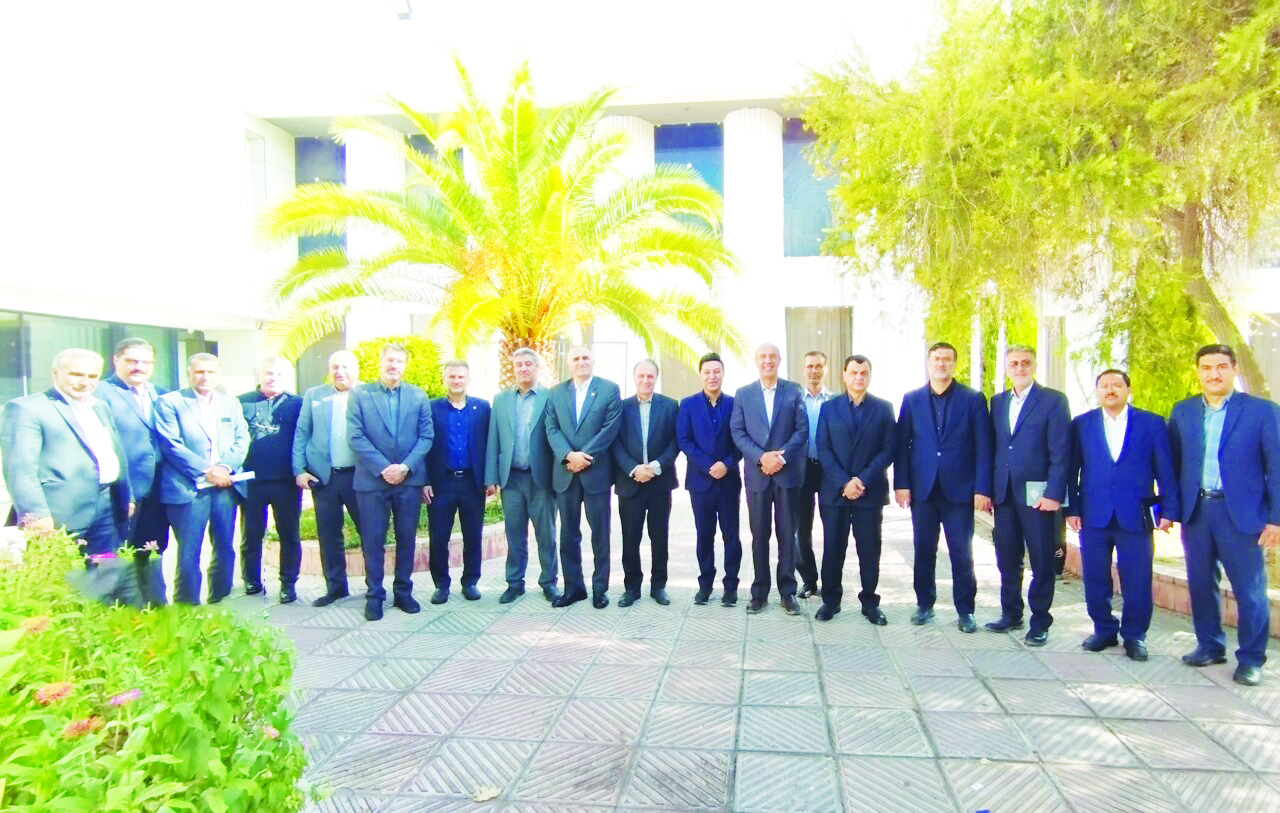 در شرایط موجود جامعه به ایثارگری در حوزه اقتصادی و اجتماعی نیازمندیم