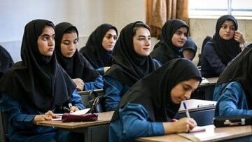 عربی اجباری است، انگلیسی اجباری نیست
