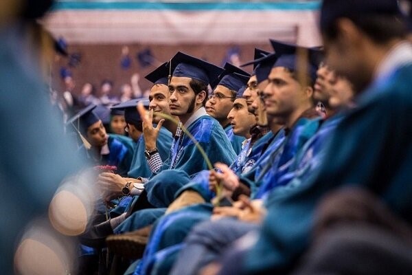 شعار نخبه پروری می‌دهیم اما در عمل هیچ کاری انجام نمی‌دهیم