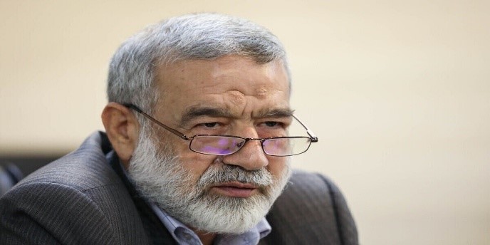 حاضرم به تجمع کنندگان قانون حجاب  کمک مالی کنم