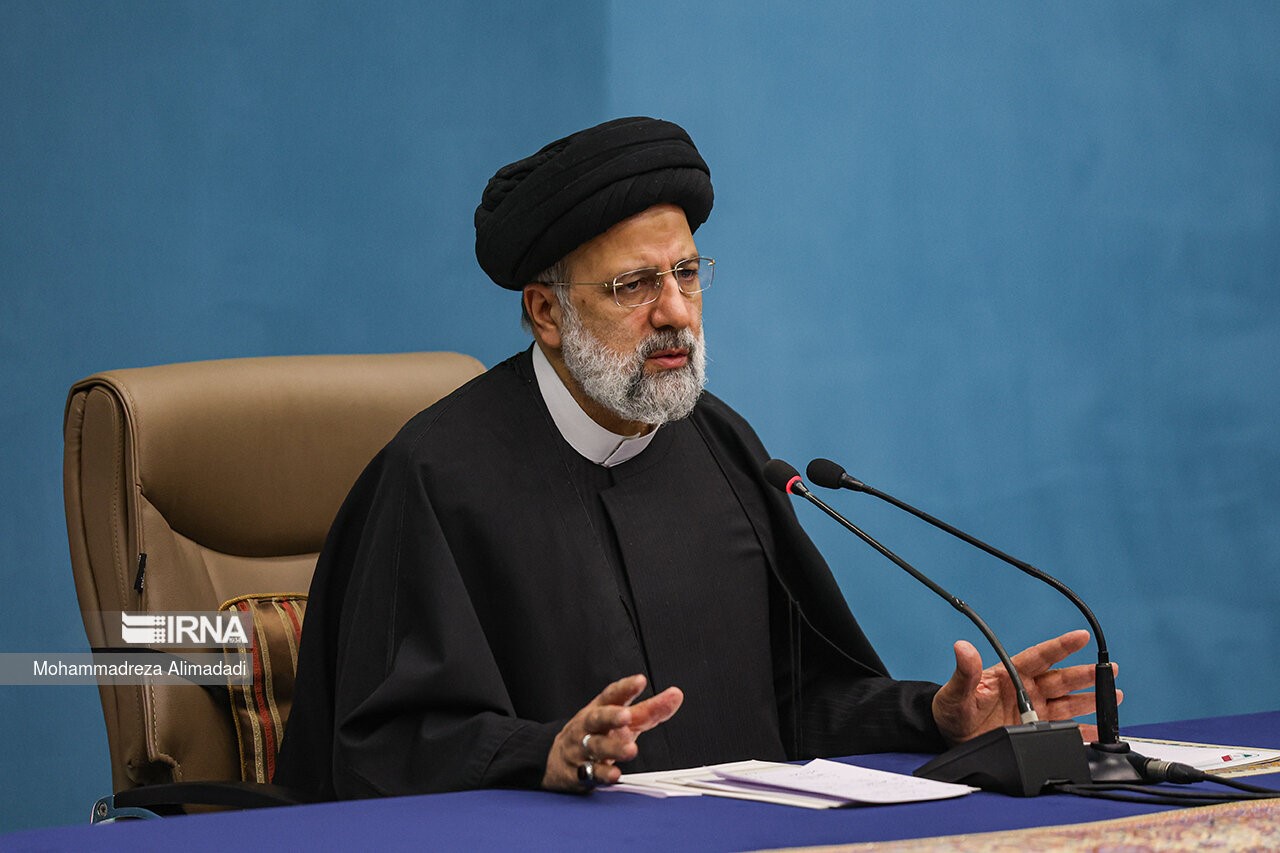 راهکارهای تمهید همزمانی اشتغال و فرزند پروری بانوان بررسی شود