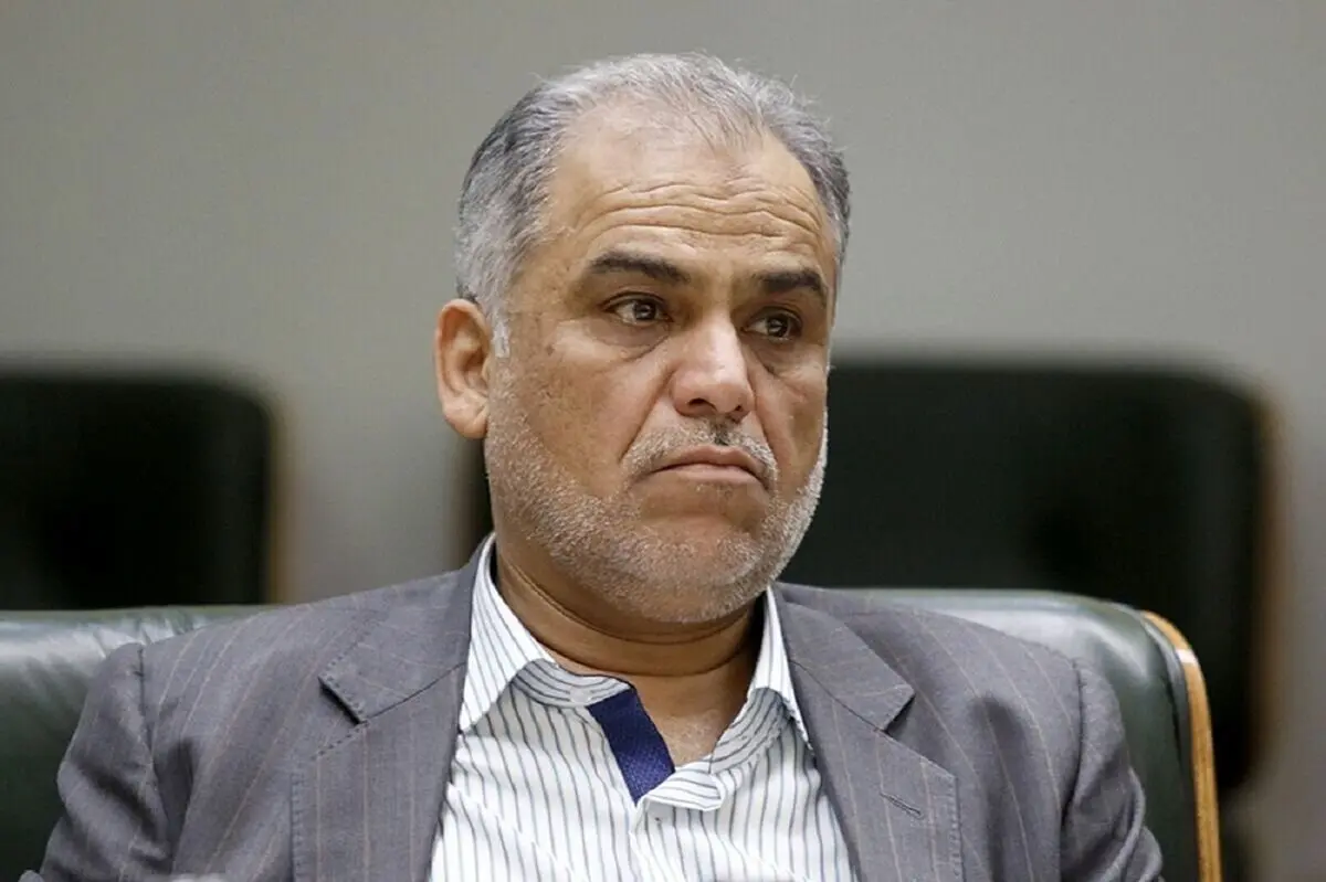 پس از سه سال، ناچار شدیم از تنخواه  استفاده کنیم