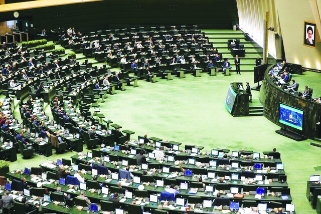 ایران تنها کشوری است که جوان به خاطر ازدواج به زندان می‌رود