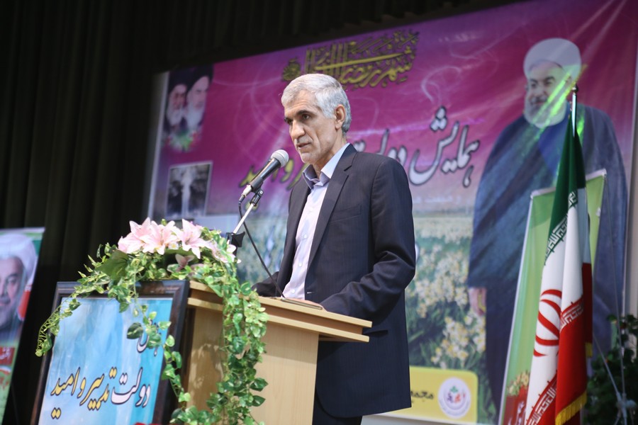 استاندار فارس:  فساد، متاسفانه در لایه های مختلف اداری و اجرایی بسیار گسترده است اقتصاد مقاومتی نباید به حربه ای برای حمله به دولت تبدیل شود