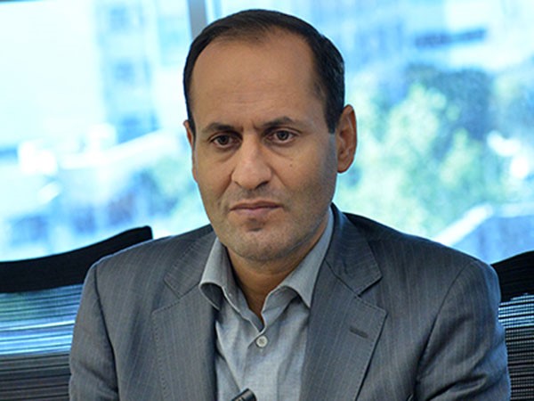 نایب‌رئیس کمیسیون پول و سرمایه اتاق بازرگانی تهران: در دو سال اخیر قدرت خرید مردم یک چهارم شده است طبقه متوسط به سمت طبقه فقیر حرکت می‌کند