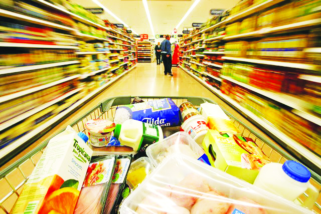 مردم روزانه در جریان تامین و توزیع کالاهای اساسی قرار خواهند گرفت