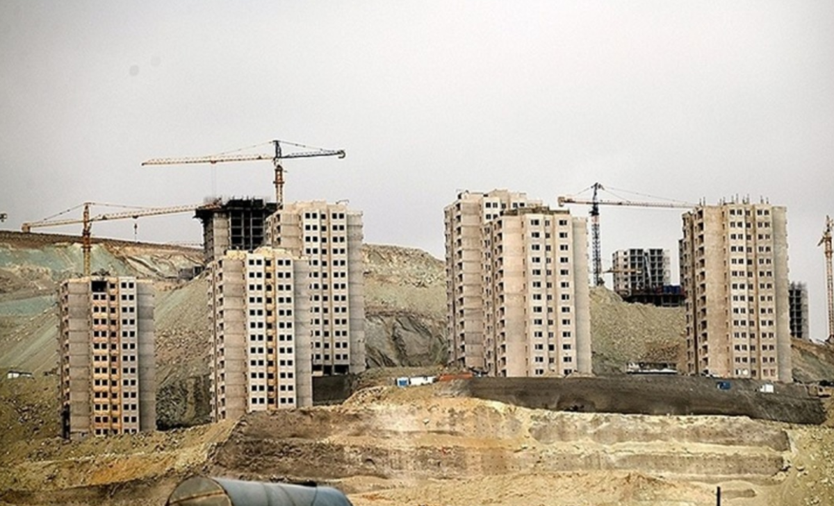 درخصوص ساخت و ساز مسکن در حال مذاکره با حدود ۱۰ شرکت خارجی  اروپایی و آسیایی هستیم