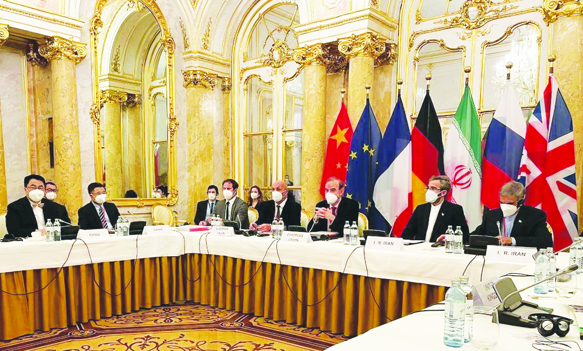 منبع نزدیک به هیئت مذاکره کننده ایران اعلام کرد؛ توافق موقت در دستور کار  ایران نیست