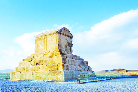 از کلید خوردن تکمیل موزه پاسارگاد تا افتتاح بخشی از باغ موزه مشاهیر  برای نوروز ۱۴۰۵