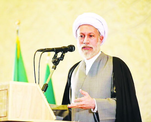 امام جمعه شیراز تأکید کرد؛ باید قدرت اقتصادی هم به رخ  دشمن کشید و فقط قدرت نظامی کافی نیست